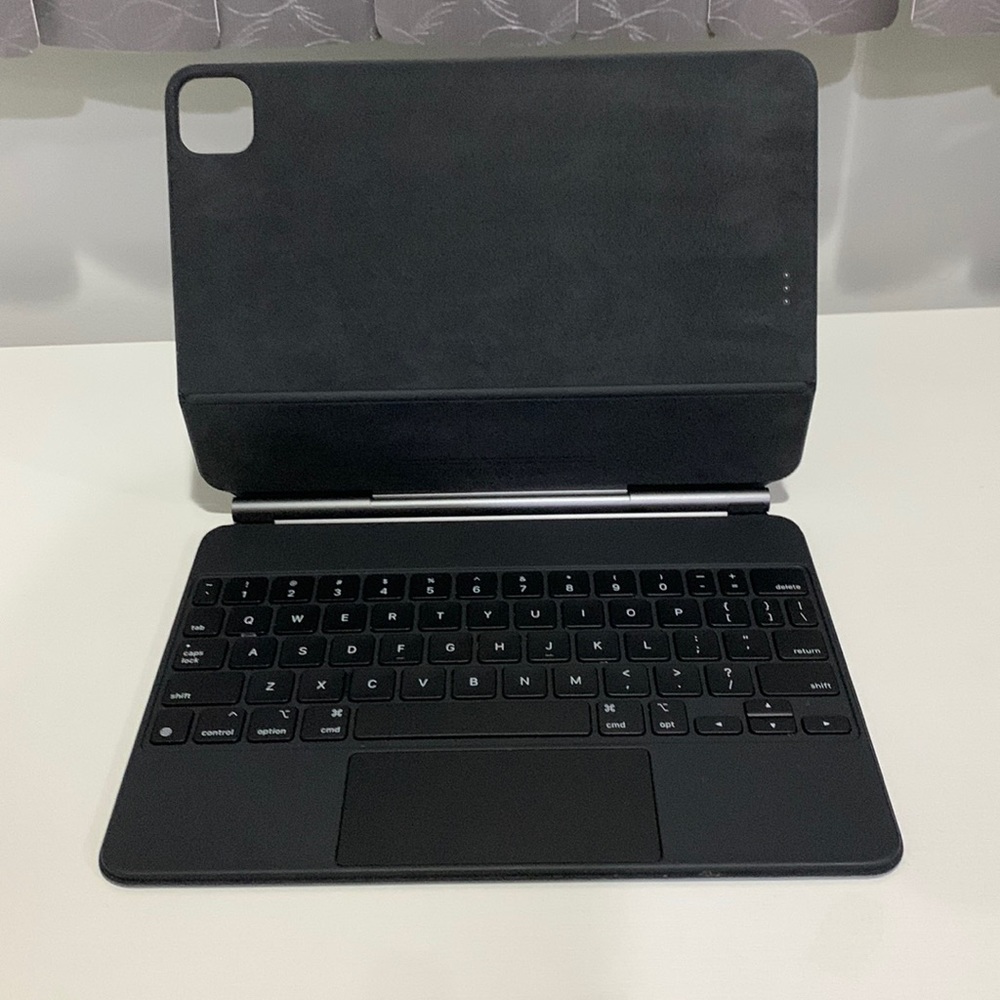 Apple Magic keyboard for iPad Air (4th generation) or iPad Pro (3rd generation)